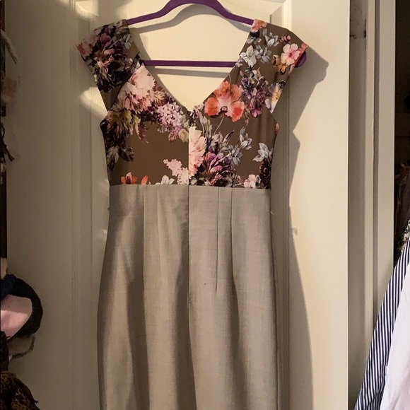 Le Chateau Dress - Picture 3 of 3